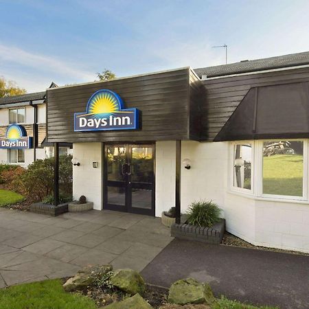 Days Inn Hotel Fleet Exterior photo